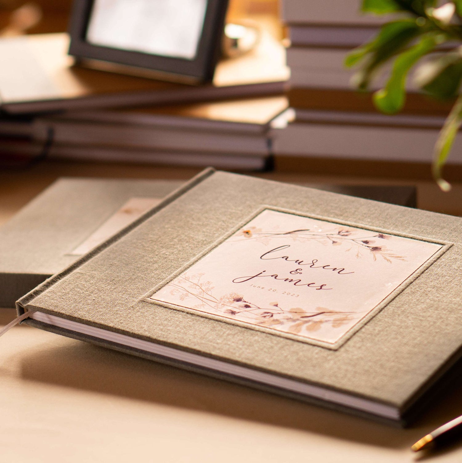 Customizable guest book, perfect for weddings and special events—turn memories into keepsakes with a personal touch.