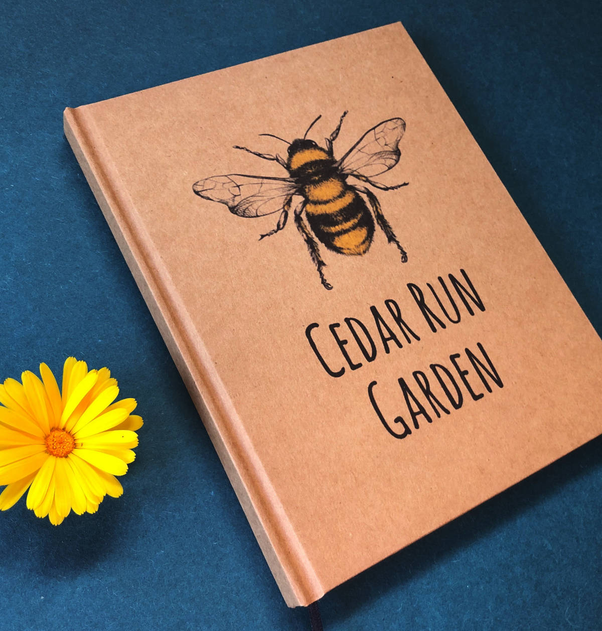 Custom garden journal – personalized notebook to track plants, gardening notes, and seasonal growth, perfect gift for gardeners.